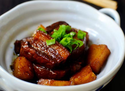 多功能電熱鍋的使用方法-紅燒肉、饅頭、蒸包的做法