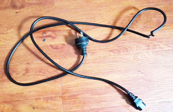 電熱鍋冒煙是怎么回事？